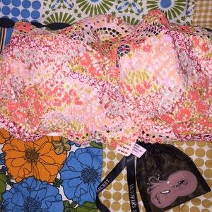 NWT Victoria’s Secret Multi-Way Bra 32C $44.50